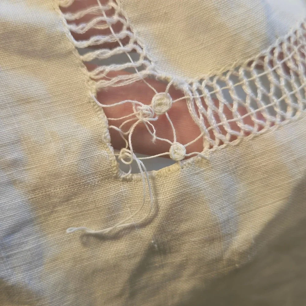 Off White Linen Hand Embroidered Crochet Lace Bedspread Victorian Clover Vtg
